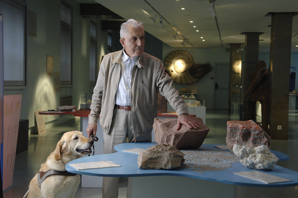 [ Beginning of Shooting Data Section].Nikon D2X.2006 07 09 14:27:44.7.Jpeg Basic (8 bits).Taille d'image : Petite (2144 x 1424).Couleur.Objectif : 17,0-55,0 mm F 2,8 G.Focale : 35 mm.Mode d'exposition : Manuel.Mesure : Mesure matricielle.1 8  s - F 4.Correction expo. : 0 IL.Sensibilité : ISO 100.Optimisation image :.Balance des blancs : Automatique.Mode mise au point : Manuel (M).Réduction de vibration : OFF.Réduction du bruit : Désactivée.Réduc. bruit ISO : Désactivée.Mode couleur : I (Adobe RVB).Correction des tons : Normale.Réglage des teintes : 0°.Saturation : Normale.Netteté : Normale.Authentifier : Désactivé.Légende image :                                     .[ End of Shooting Data Section].