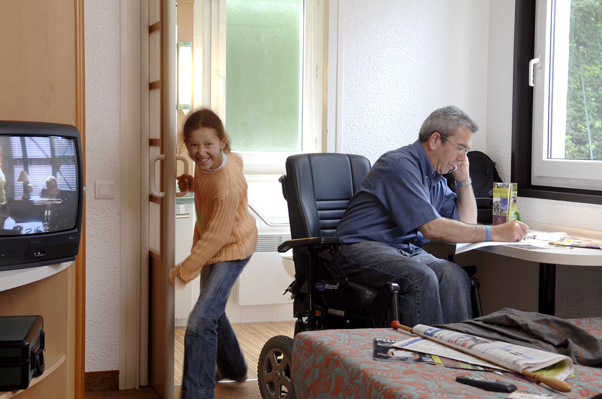 [ Beginning of Shooting Data Section].Nikon D2X.2006 07 03 15:26:09.6.Jpeg Basic (8 bits).Taille d'image : Petite (2144 x 1424).Couleur.Objectif : 17,0-55,0 mm F 2,8 G.Focale : 38 mm.Mode d'exposition : Manuel.Mesure : Mesure matricielle.1 20  s - F 4,5.Correction expo. : 0 IL.Sensibilité : ISO 100.Optimisation image :.Balance des blancs : Automatique.Mode mise au point : AF-C.Réduction de vibration : OFF.Réduction du bruit : Désactivée.Réduc. bruit ISO : Désactivée.Mode couleur : I (Adobe RVB).Correction des tons : Normale.Réglage des teintes : 0°.Saturation : Normale.Netteté : Normale.Authentifier : Désactivé.Légende image :                                     .[ End of Shooting Data Section].