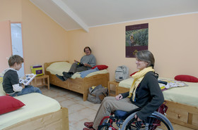 [ Beginning of Shooting Data Section].Nikon D2X.2006 07 11 16:39:24.1.Jpeg Basic (8 bits).Taille d'image : Petite (2144 x 1424).Couleur.Objectif : 17,0-55,0 mm F 2,8 G.Focale : 17 mm.Mode d'exposition : Manuel.Mesure : Mesure matricielle.1 13  s - F 5.Correction expo. : 0 IL.Sensibilité : ISO 100.Optimisation image :.Balance des blancs : Automatique.Mode mise au point : AF-C.Réduction de vibration : OFF.Réduction du bruit : Désactivée.Réduc. bruit ISO : Désactivée.Mode couleur : I (Adobe RVB).Correction des tons : Normale.Réglage des teintes : 0°.Saturation : Normale.Netteté : Normale.Authentifier : Désactivé.Légende image :                                     .[ End of Shooting Data Section].